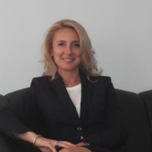 Dr. Lakos Júlia ügyvéd